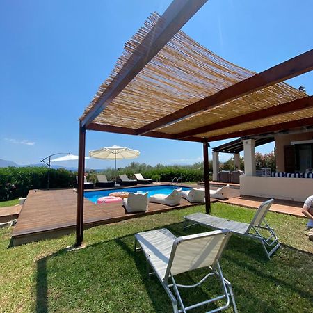 Georges Villa Galaxidi, Family, Pool And Garden Exterior foto