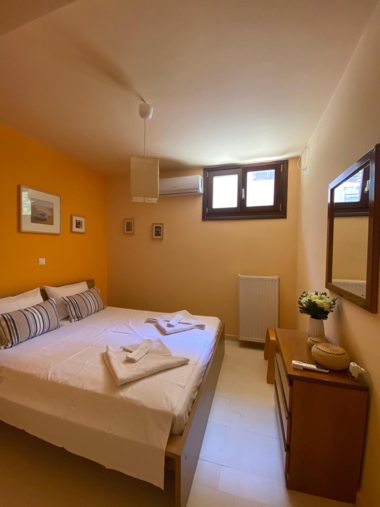 Georges Villa Galaxidi, Family, Pool And Garden Exterior foto